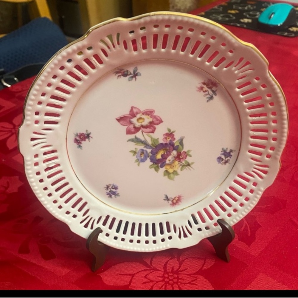 Schwarzenhammer Porcelain Reticulated Serving Plate. Bravarua, W Germany-US Zone